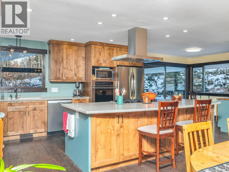 5860 Learmouth Road, Coldstream, BC, V1B 3E6 - 9