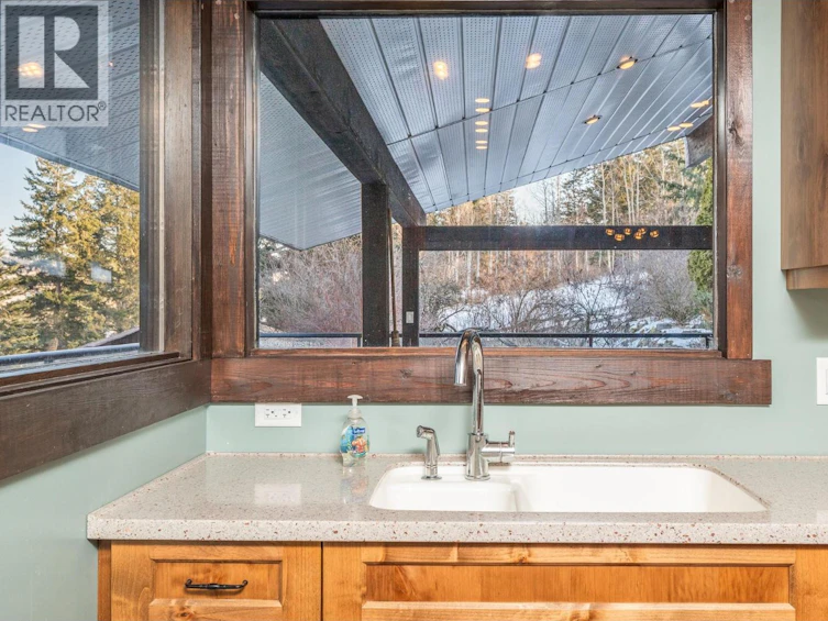 5860 Learmouth Road, Coldstream, BC, V1B 3E6 - 12