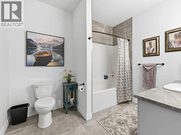 714 Lake Court, West Kelowna, BC, V1Z 1H6 - 25