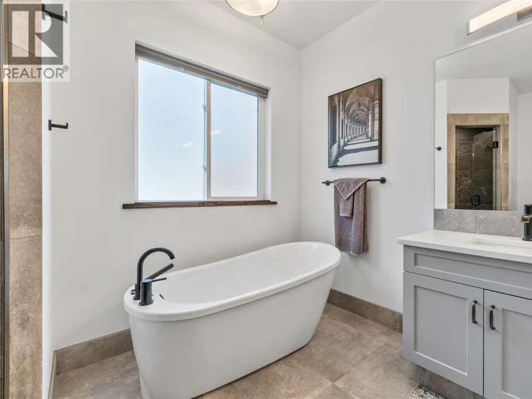 714 Lake Court, West Kelowna, BC, V1Z 1H6 - 17