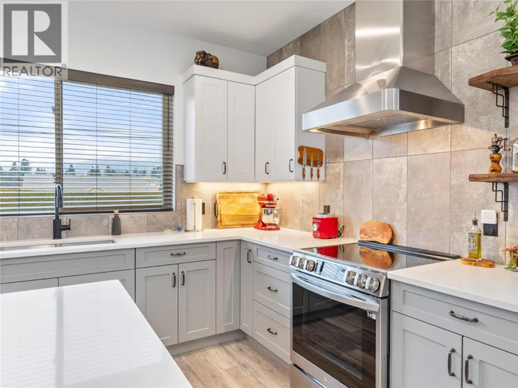 714 Lake Court, West Kelowna, BC, V1Z 1H6 - 9