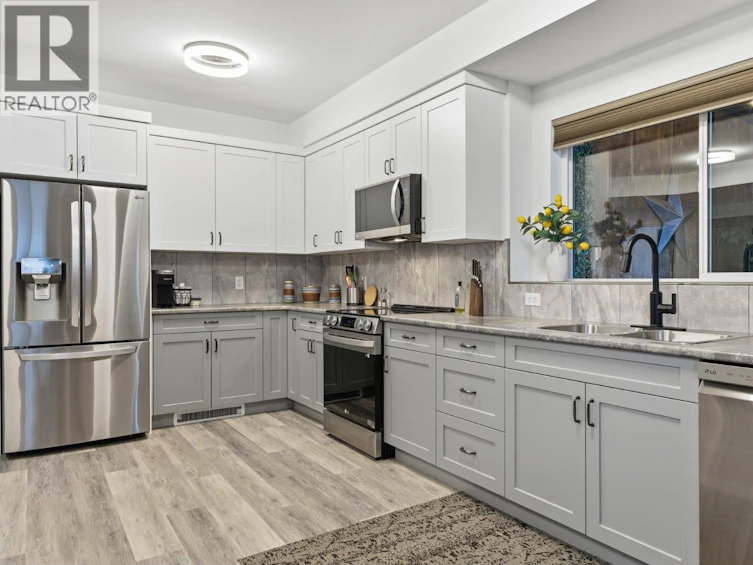 714 Lake Court, West Kelowna, BC, V1Z 1H6 - 40