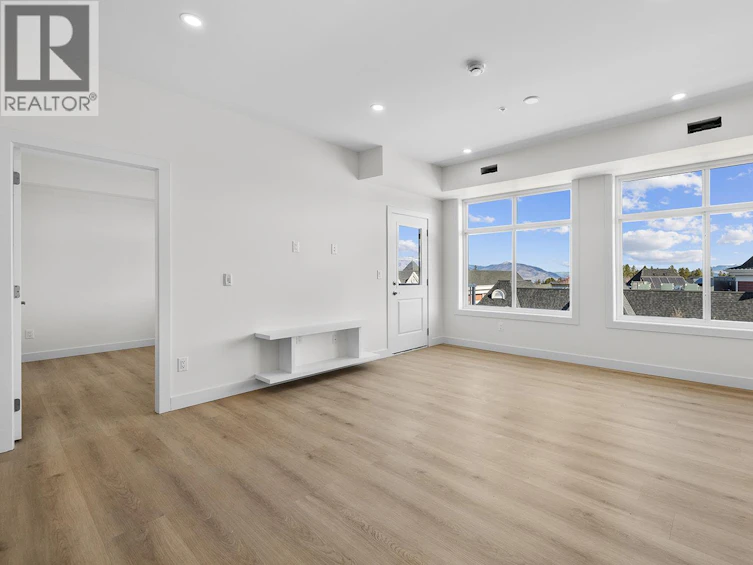 203-5300 Main Street, Kelowna, BC, V1W 0C1 - 14