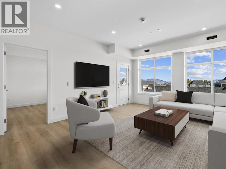 203-5300 Main Street, Kelowna, BC, V1W 0C1