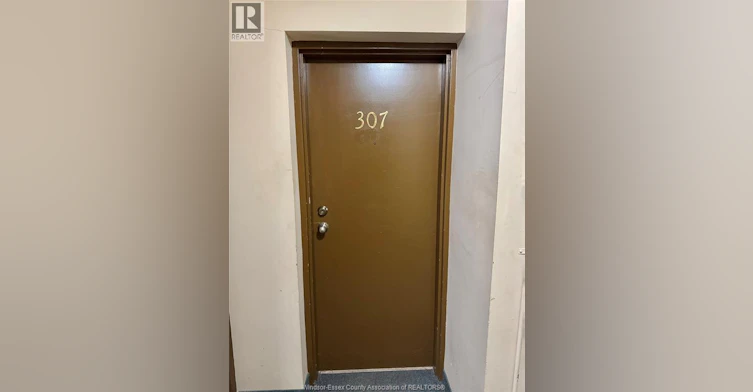 307-2035 University Avenue West, Windsor, ON, N9B 1E1 - 3