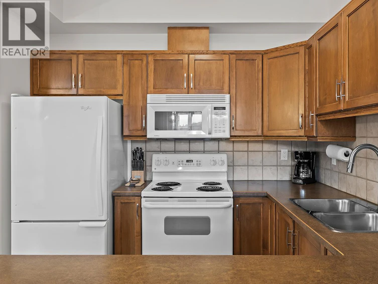 1404-1128 Sunset Drive, Kelowna, BC, V1Y 9W7 - 9