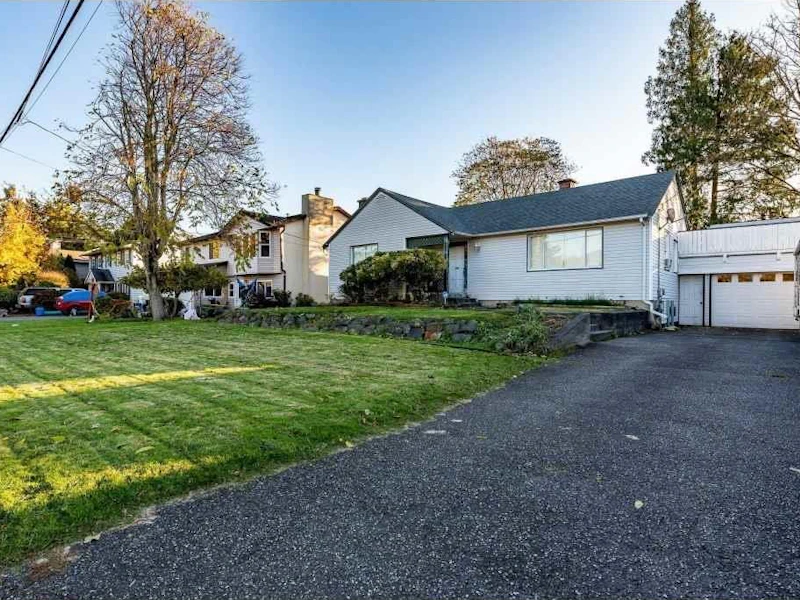 8772 Bellevue Drive, Chilliwack BC V2P 3W7
