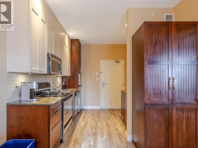 352-13011 Lakeshore Drive - 2