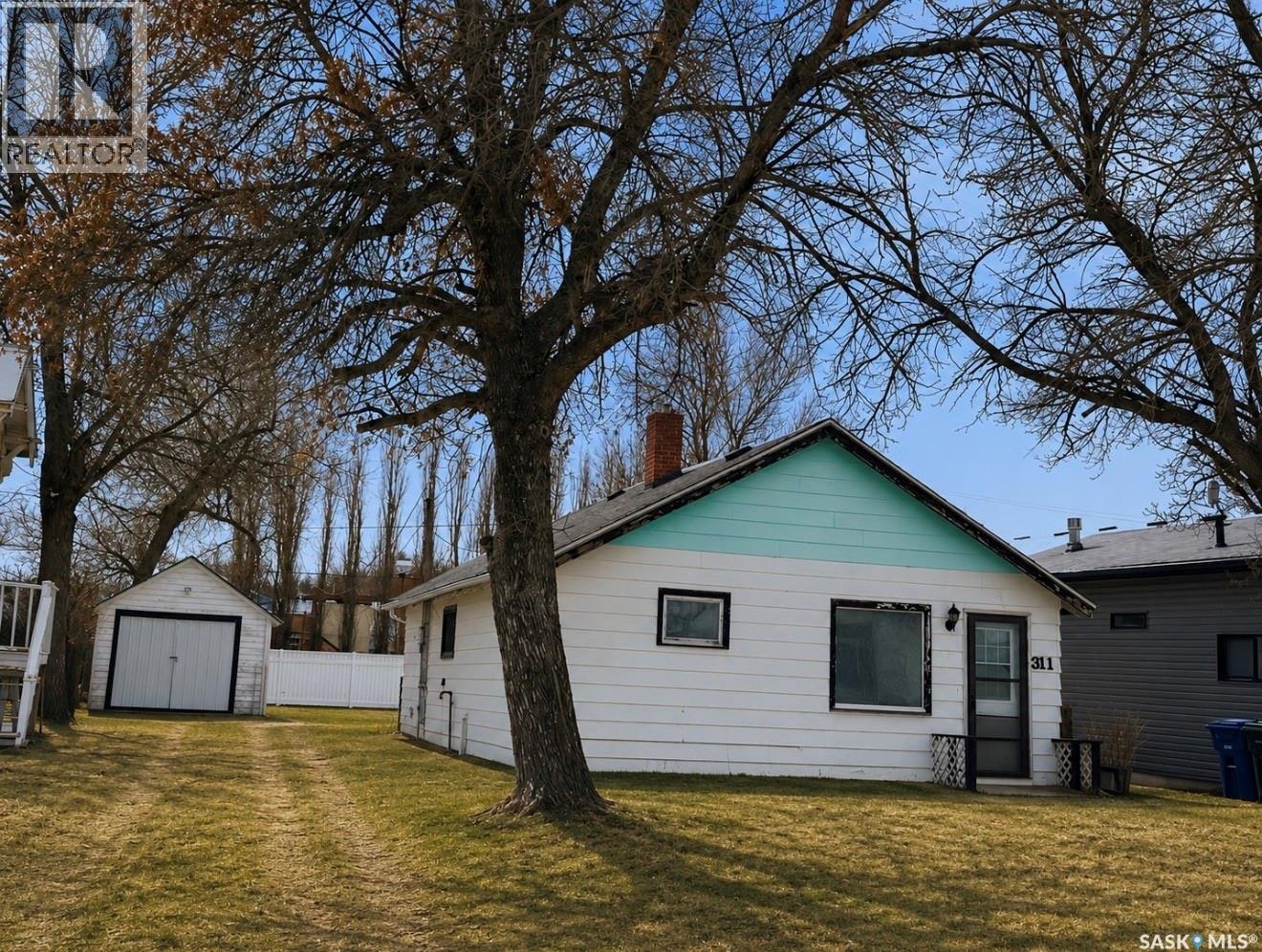 311 2nd Avenue W, Assiniboia, SK, S0H 0B0