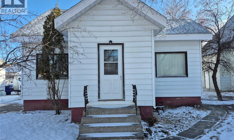 133 1st Street W