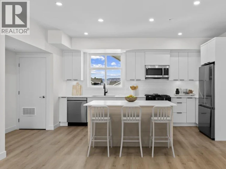 204-5300 Main Street, Kelowna, BC, V1W 0C1 - 5