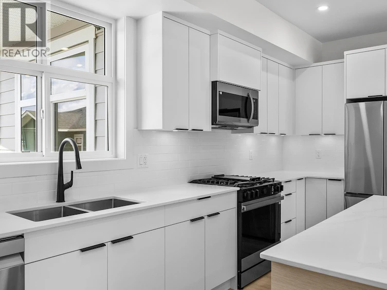 204-5300 Main Street, Kelowna, BC, V1W 0C1 - 10