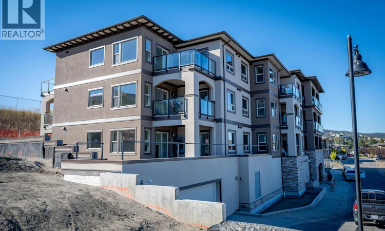 103-2171 Van Horne Drive