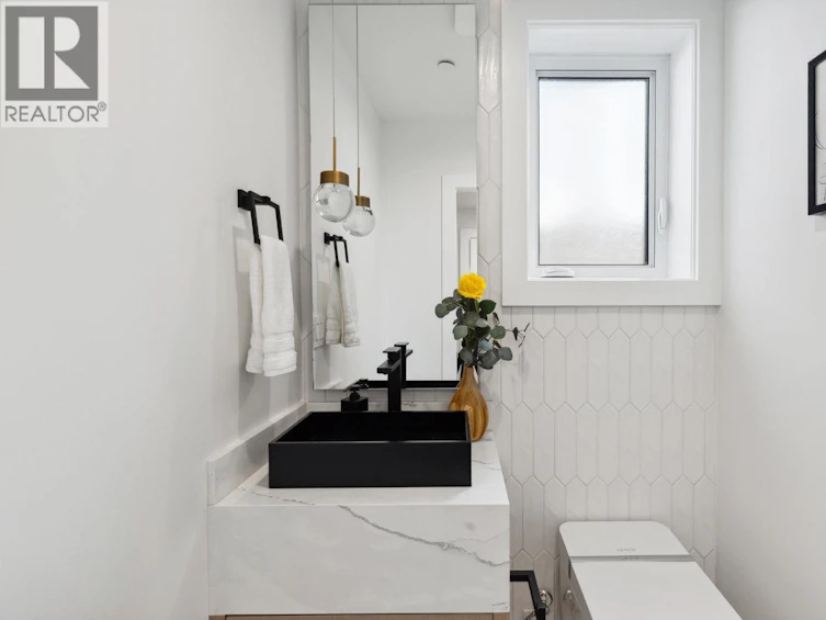 1-2244 E 11th Avenue, Vancouver, BC, V5N 1Z6 - 13