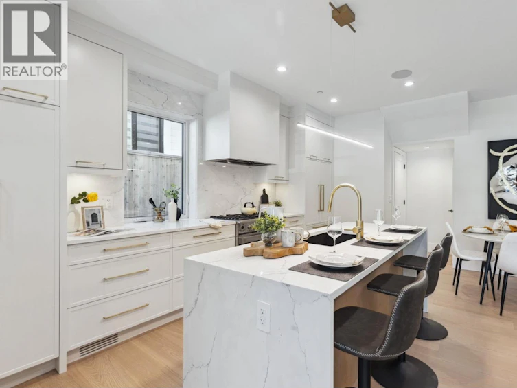 1-2244 E 11th Avenue, Vancouver, BC, V5N 1Z6 - 3