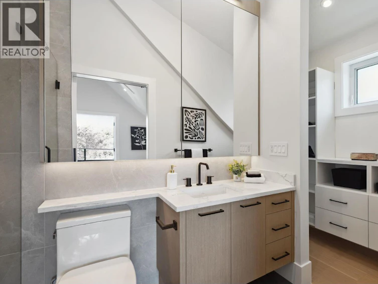 1-2244 E 11th Avenue, Vancouver, BC, V5N 1Z6 - 28