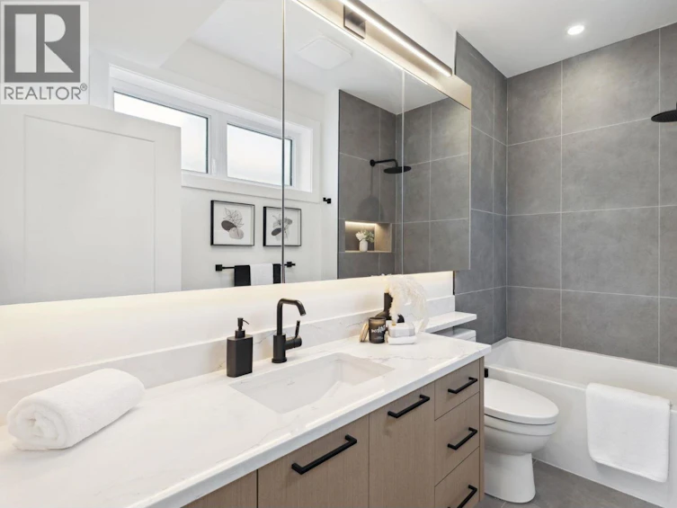 1-2244 E 11th Avenue, Vancouver, BC, V5N 1Z6 - 21