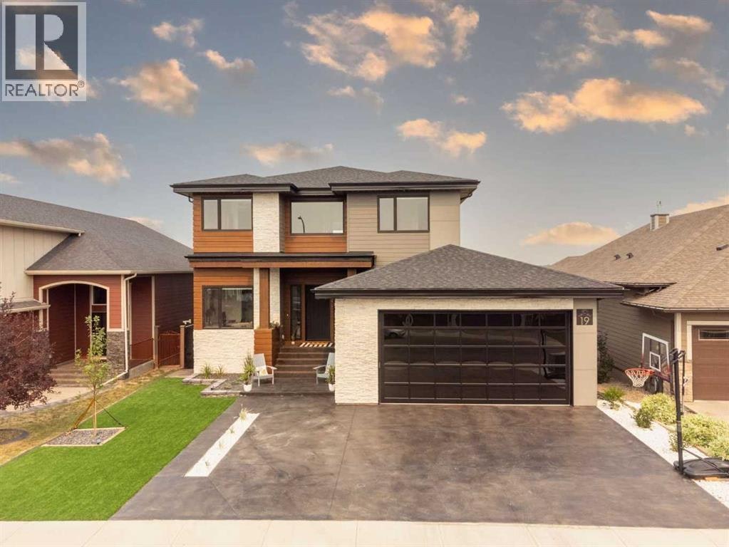 19 Stonecrest Point W, Lethbridge, AB, T1K 6W3