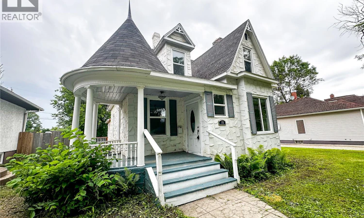 50 Assiniboia Avenue