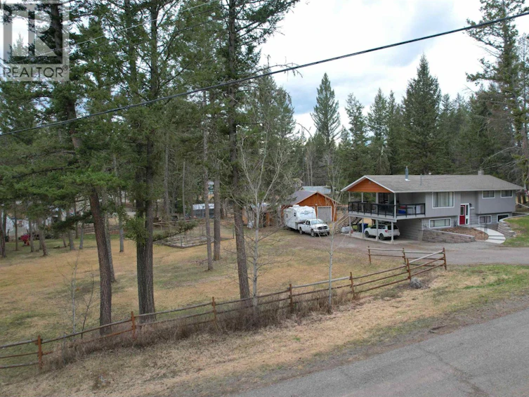 5040 Hansen Court, 108 Mile Ranch, BC, V0K 2Z0 - 2