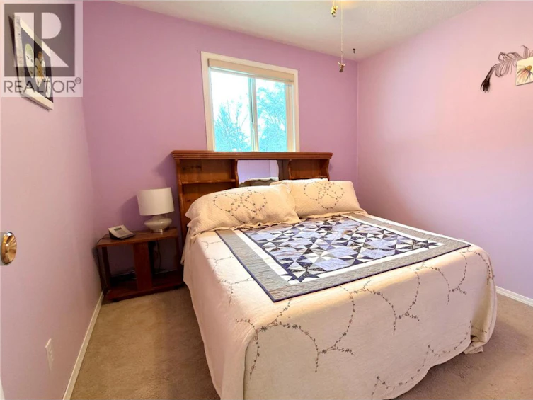 570 Eholt Street, Midway, BC, V0H 1M0 - 32
