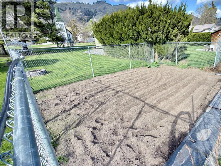 570 Eholt Street, Midway, BC, V0H 1M0 - 12