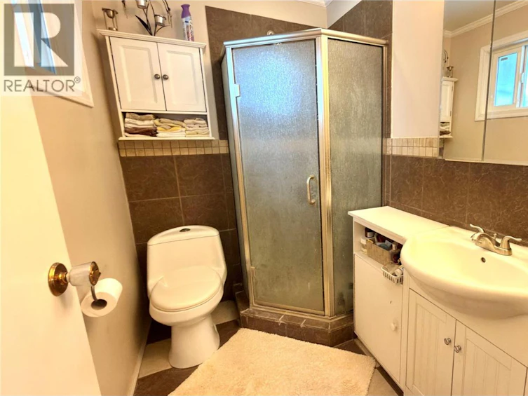 570 Eholt Street, Midway, BC, V0H 1M0 - 37