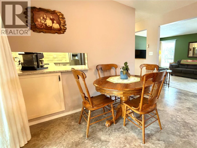 570 Eholt Street, Midway, BC, V0H 1M0 - 25