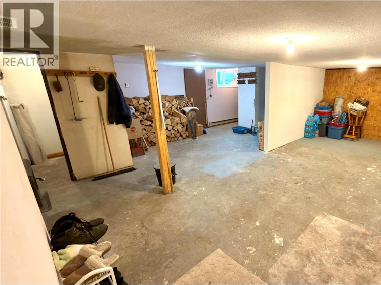 570 Eholt Street, Midway, BC, V0H 1M0 - 38