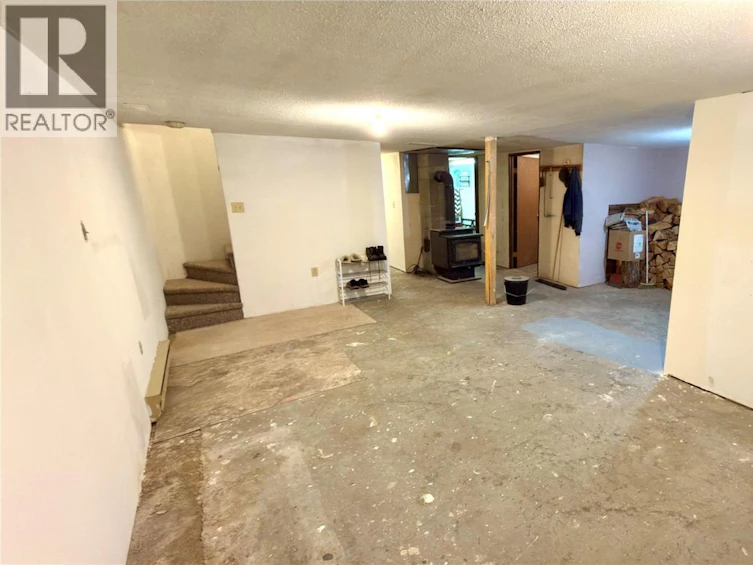 570 Eholt Street, Midway, BC, V0H 1M0 - 39