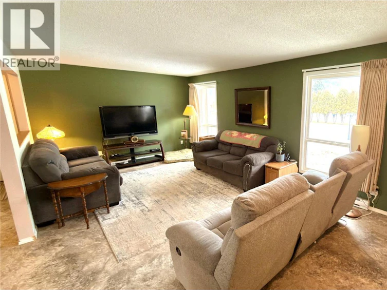 570 Eholt Street, Midway, BC, V0H 1M0 - 18