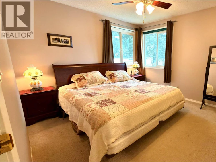 570 Eholt Street, Midway, BC, V0H 1M0 - 34