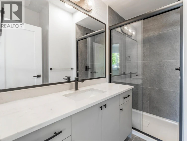 394 Chardonnay Avenue, Oliver, BC, V0H 1T4 - 11