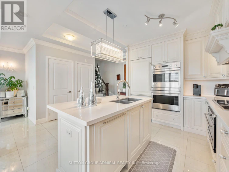 705-4700 7 Highway, Vaughan, ON, L4L 0B4 - 7