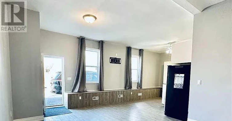 A-528 Lincoln Street, Welland, ON, L3B 4P2 - 4
