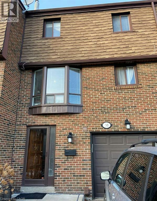 38-3395 Cliff Road N, Mississauga, ON, L5A 3M7