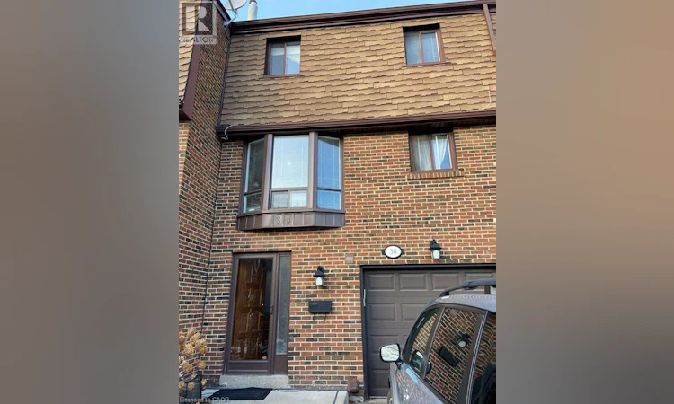 38-3395 Cliff Road N