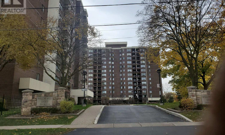 804-2542 Argyle Road