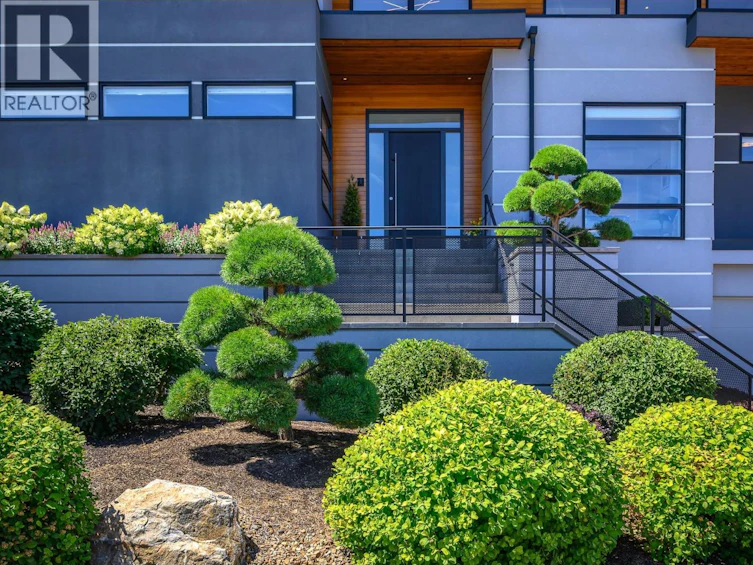 7934 Graystone Drive, Coldstream, BC, V1B 4A9 - 4