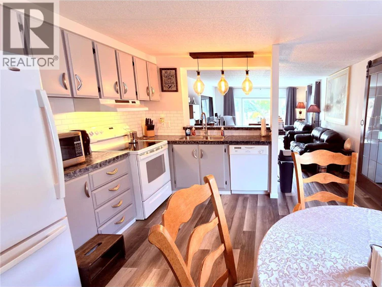3-925 Thirteenth Avenue, Midway, BC, V0H 1M0 - 26