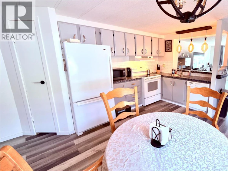 3-925 Thirteenth Avenue, Midway, BC, V0H 1M0 - 25