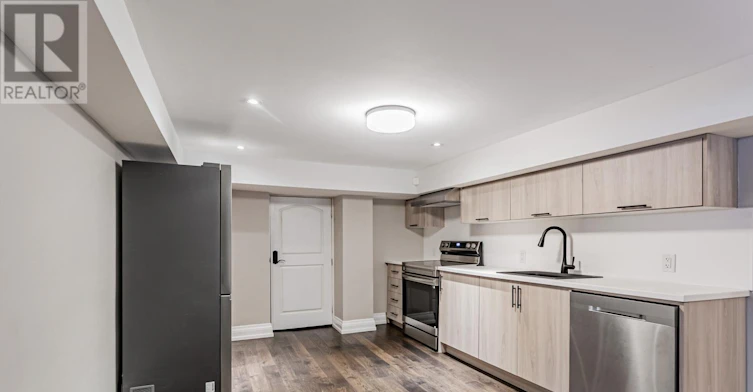 B-47 Highgate Road, Toronto, ON, M8X 2B4 - 6