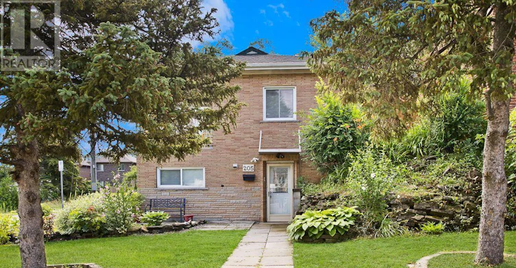 205 Emerson Street, Hamilton, ON, L8S 2Y3 - 2
