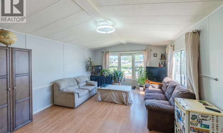 27-3999 Skaha Lake Road