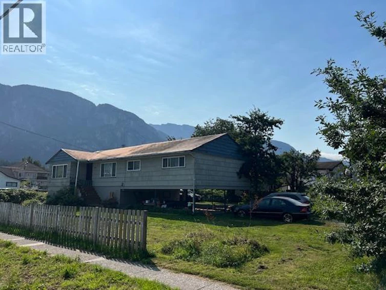 1246 Victoria Street, Squamish, BC, V8B 0P7 - 7