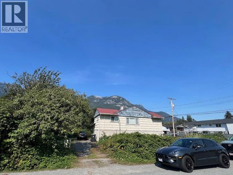 1246 Victoria Street, Squamish, BC, V8B 0P7 - 10