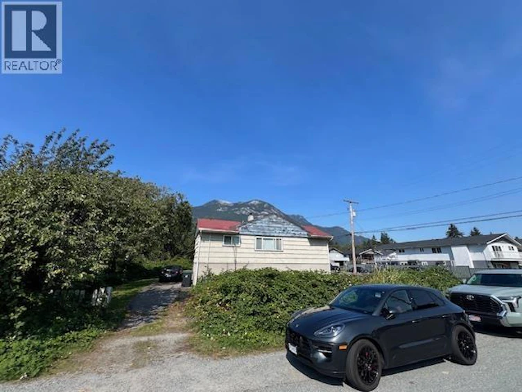 1246 Victoria Street, Squamish, BC, V8B 0P7 - 11