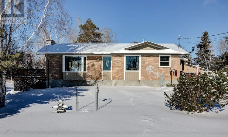 374 Seguin