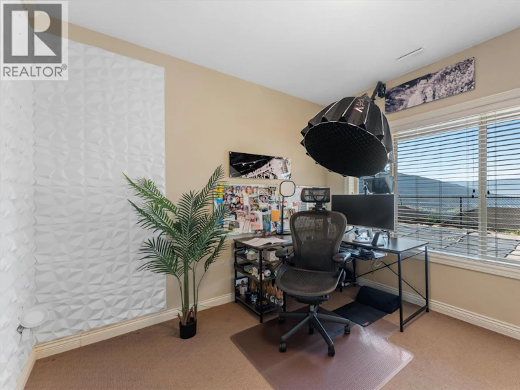 725 Hart Lane, Vernon, BC, V1B 4B2 - 35