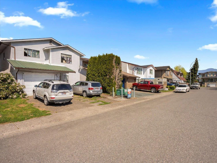 8547 Mccutcheon Avenue, Chilliwack, BC, V2P 7L3 - 3